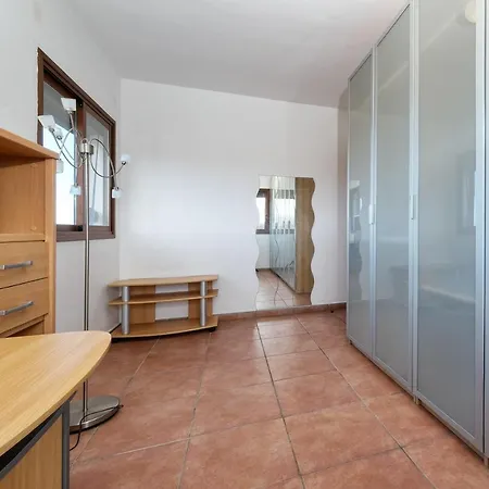 Ferienhaus Casa Elin-shared Pool, Fast Wifi Costa Teguise